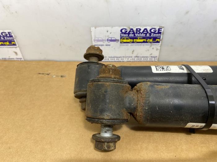 Zestaw amortyzatorów Mercedes Sprinter