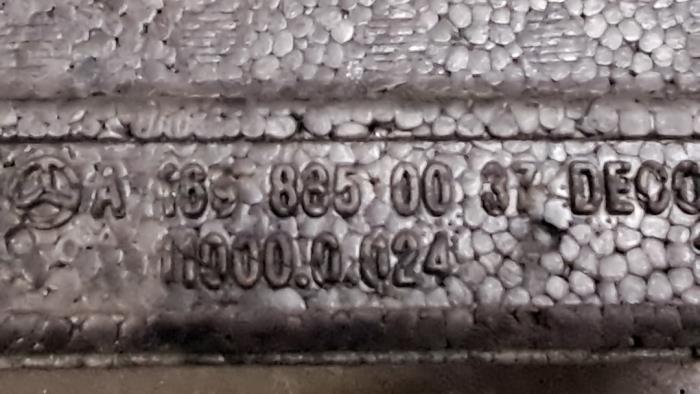 Element zderzaka srodkowy przód Mercedes A-Klasse