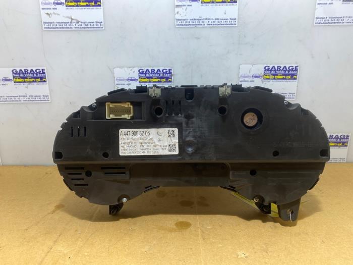 Tacho - Kombiinstrument KM Mercedes Vito