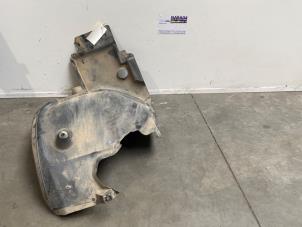 Gebruikte Slijkweerder Mercedes E (W213) E-200 2.0 Turbo 16V Prijs € 24,20 Inclusief btw aangeboden door Autoparts Van De Velde