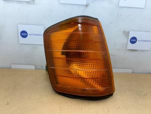 Gebruikte Pinker rechts Mercedes S (W126) 300 SE,SEL Prijs € 36,30 Inclusief btw aangeboden door Autoparts Van De Velde