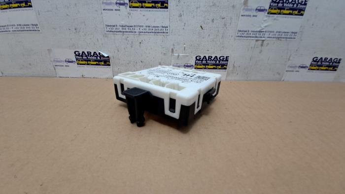 Módulo de cierre centralizado Mercedes C-Klasse