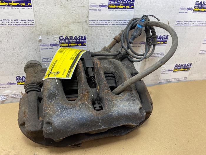 Zacisk hamulcowy prawy przód Mercedes Sprinter