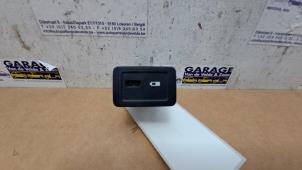 Gebruikte Multimedia aansluiting Mercedes Sprinter 3,5t (907.6/910.6) 311 CDI 2.1 D RWD Prijs € 12,10 Inclusief btw aangeboden door Autoparts Van De Velde