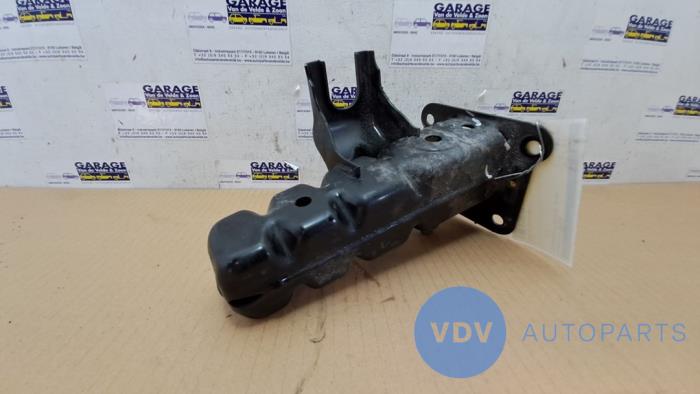 Front part support Mercedes Vito