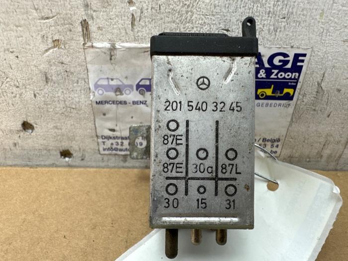 Relais Mercedes 190E/D