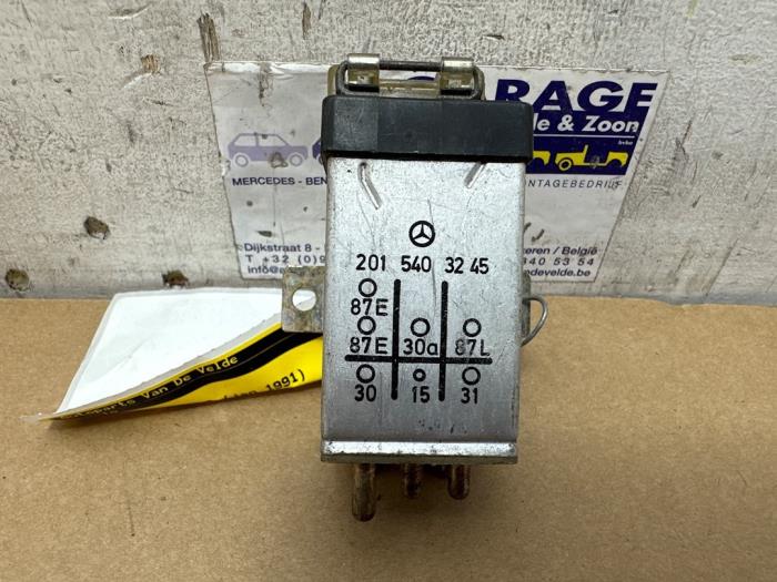 Relais Mercedes 190E/D
