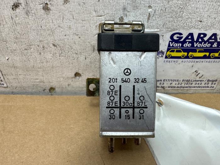 Przekaznik Mercedes 190E/D