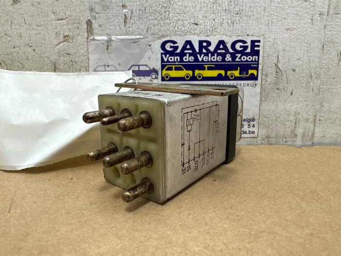 Przekaznik Mercedes 190E/D