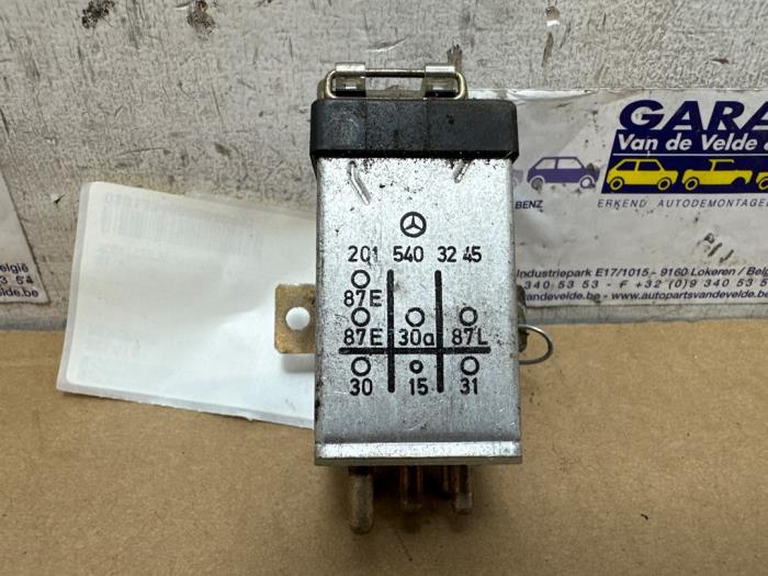 Relé Mercedes 190E/D