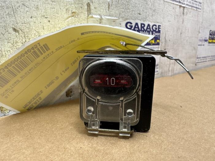 Relé Mercedes 190E/D