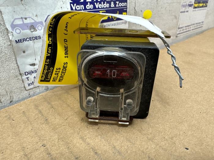 Relais Mercedes 190E/D