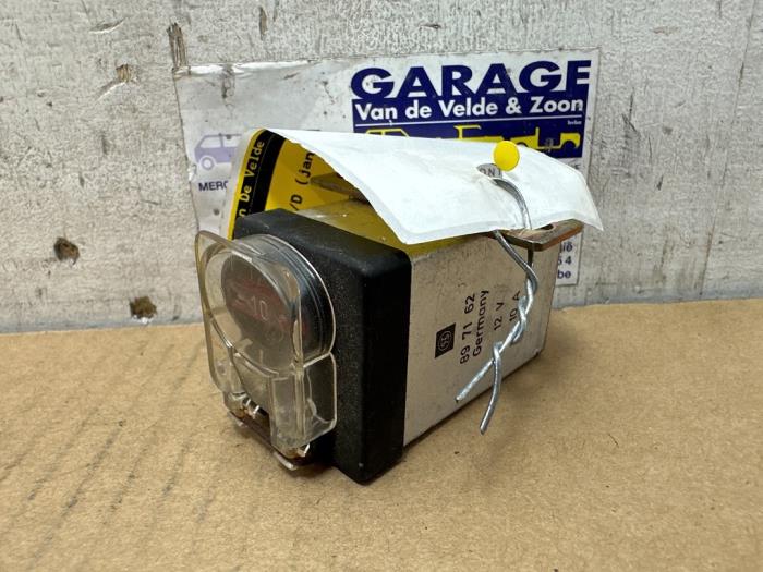 Relais Mercedes 190E/D