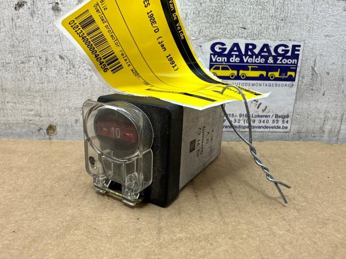 Relais Mercedes 190E/D