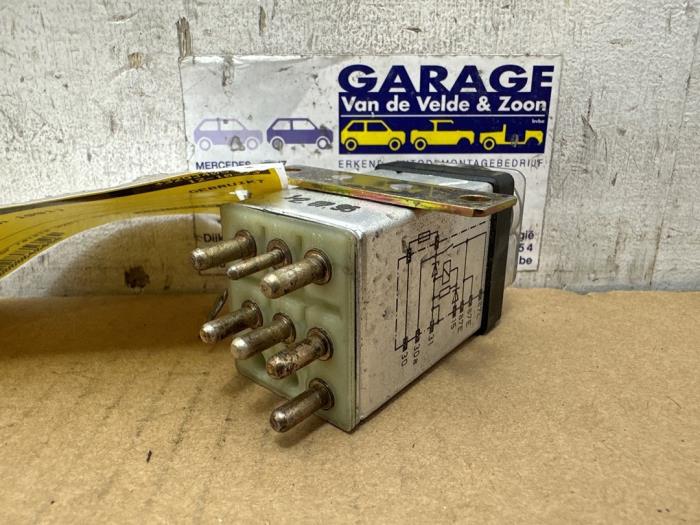 Relais Mercedes 190E/D