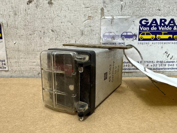 Relais Mercedes 190E/D