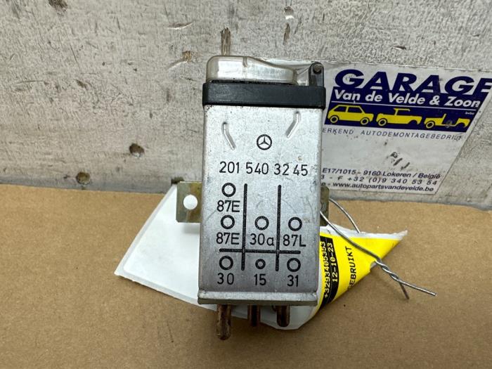 Relais Mercedes 190E/D
