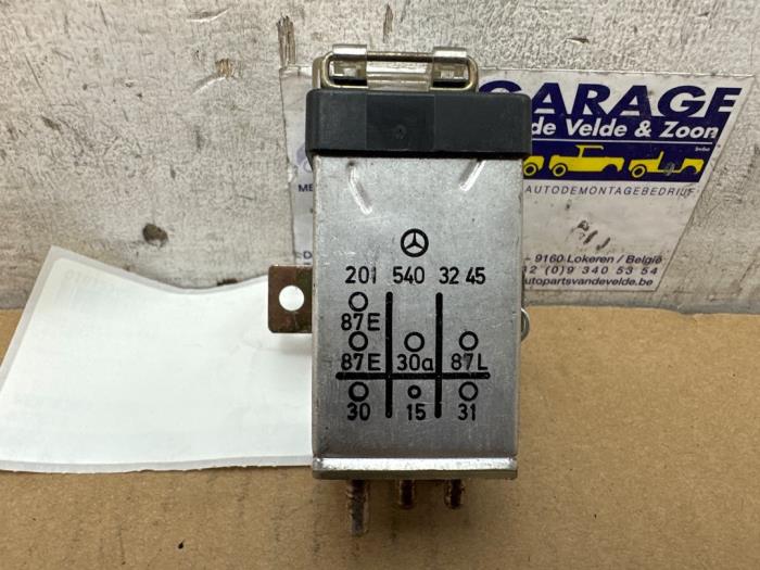 Relé Mercedes 190E/D