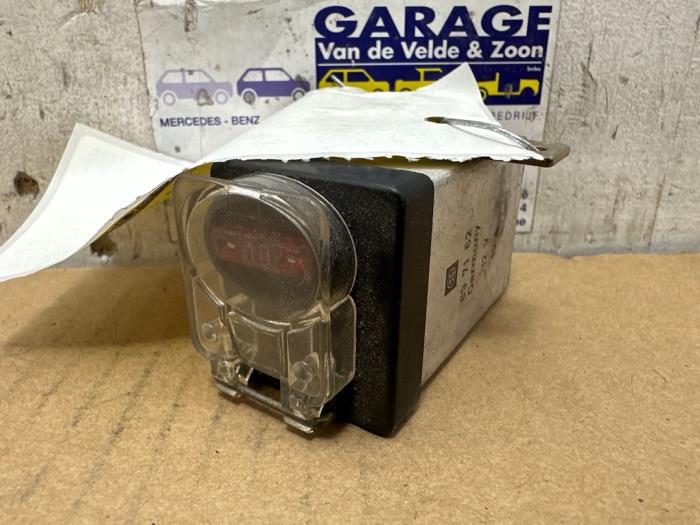 Relais Mercedes 190E/D