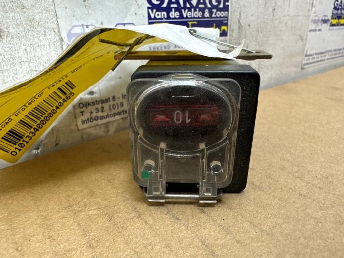 Relé Mercedes 190E/D