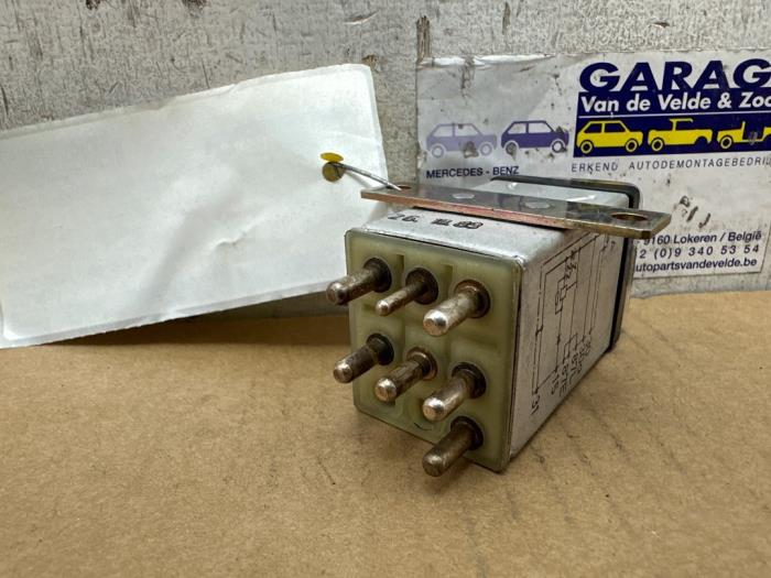 Relais Mercedes 190E/D