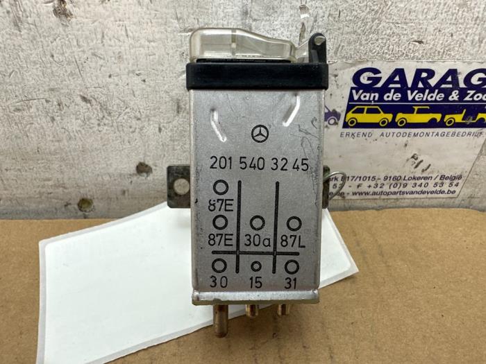 Relais Mercedes 190E/D