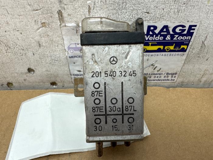 Relais Mercedes 190E/D