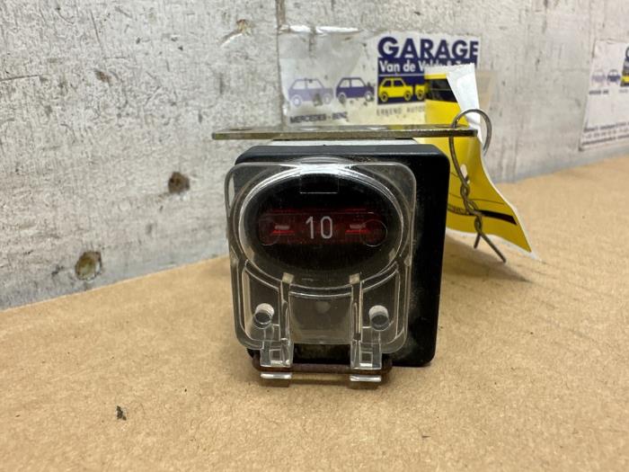 Relais Mercedes 190E/D