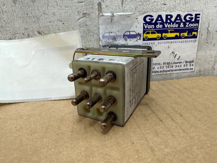 Relais Mercedes 190E/D