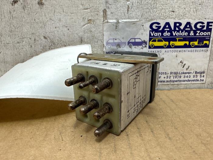 Relais Mercedes 190E/D