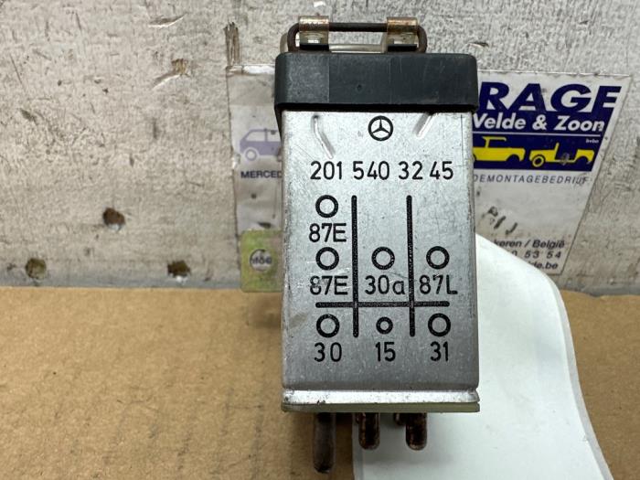Relais Mercedes 190E/D