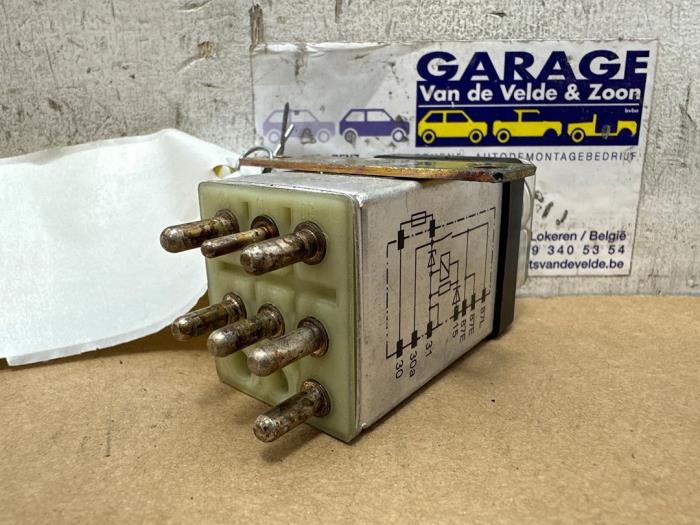 Relais Mercedes 190E/D