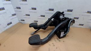 Gebruikte Pedalen Set Mercedes GLK (204.7/9) 2.2 200 CDI 16V BlueEfficiency Prijs € 48,40 Inclusief btw aangeboden door Autoparts Van De Velde