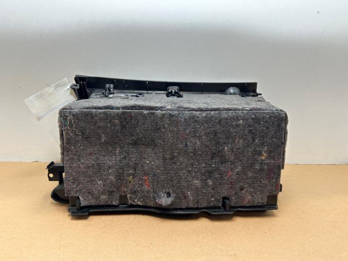 Boîte à gants Mercedes C-Klasse