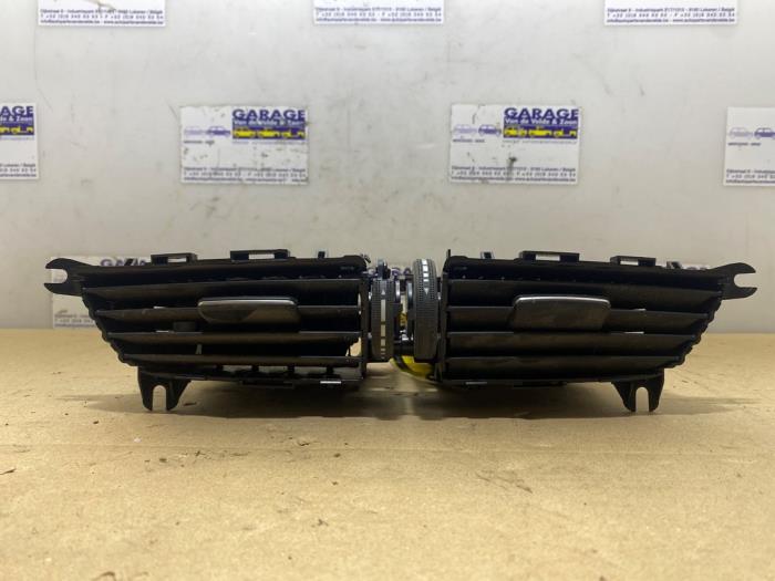 Kratka wentylacyjna deski rozdzielczej Mercedes C-Klasse