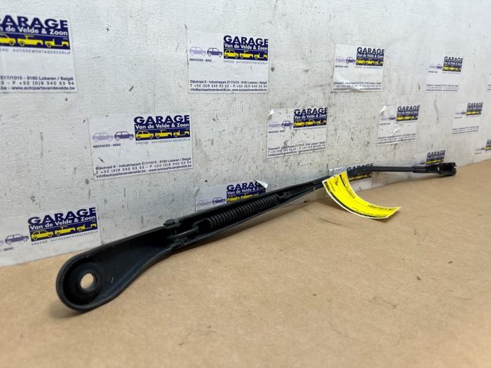 Ramie wycieraczki przedniej Mercedes Vito