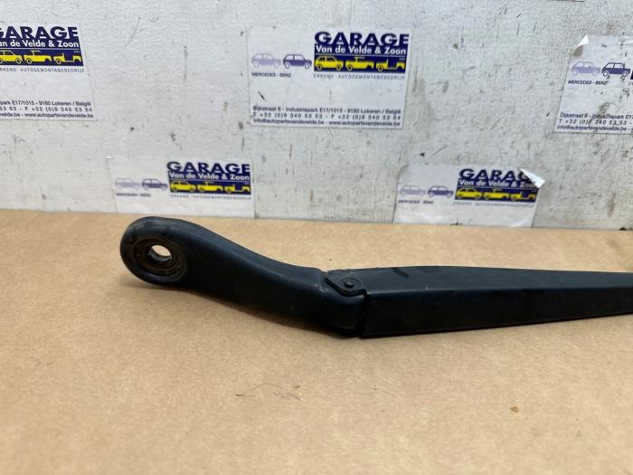 Ramie wycieraczki przedniej Mercedes Vito