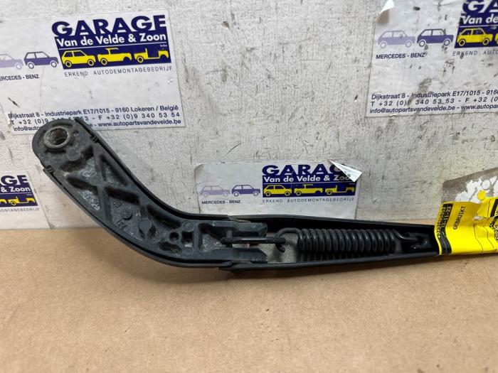Front wiper arm Mercedes B-Klasse