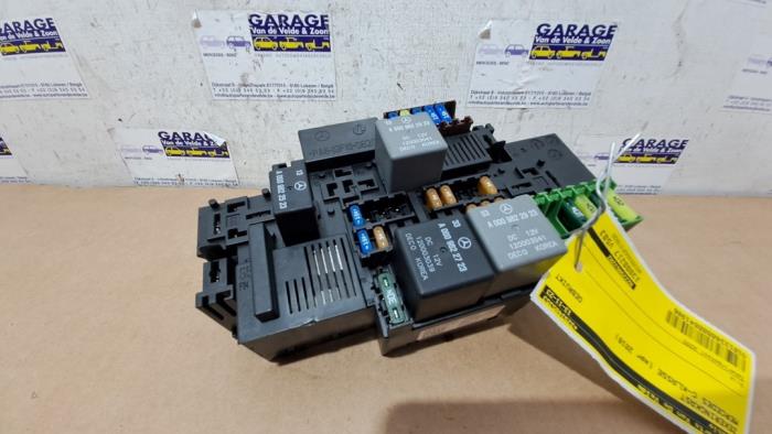 Boîte à fusibles Mercedes C-Klasse