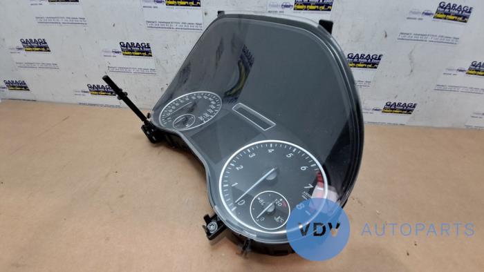 Tacho - Kombiinstrument KM Mercedes B-Klasse