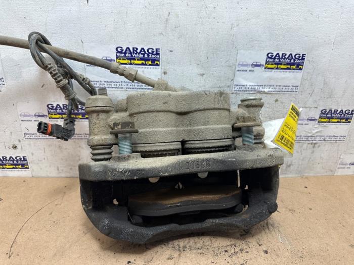 Zacisk hamulcowy prawy przód Mercedes Vito