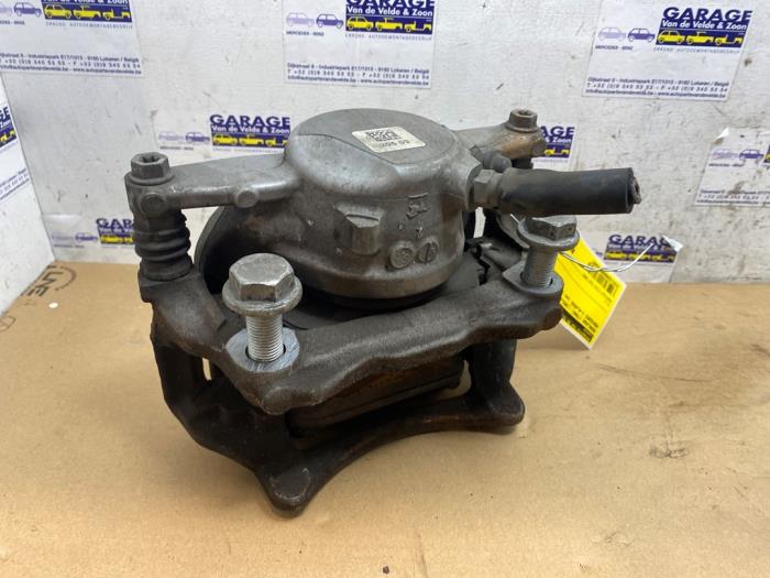 Etrier de frein (pince) avant gauche Mercedes C-Klasse