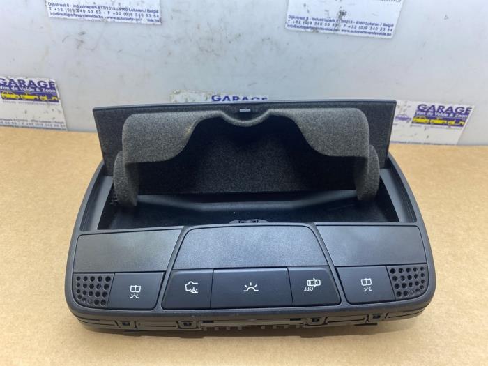 Oswietlenie wewnetrzne przód Mercedes C-Klasse