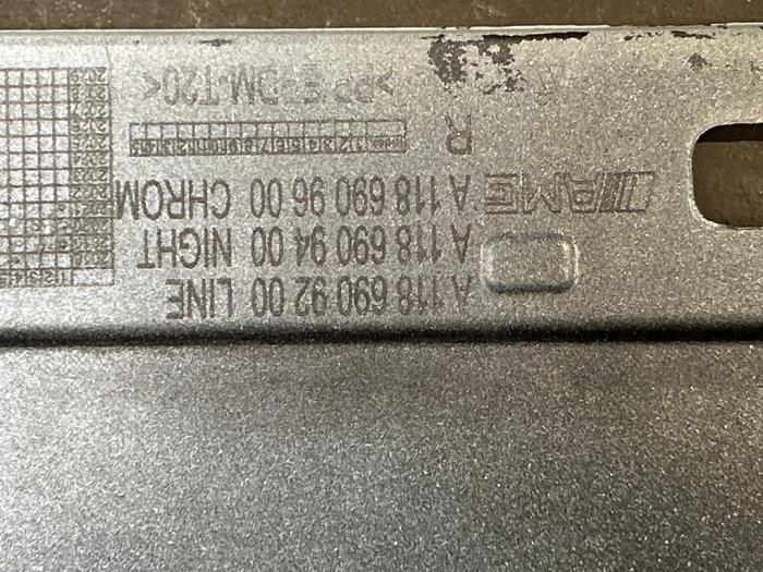 Dorpel links Mercedes CLA