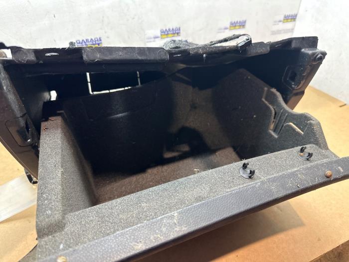 Boîte à gants Mercedes C-Klasse