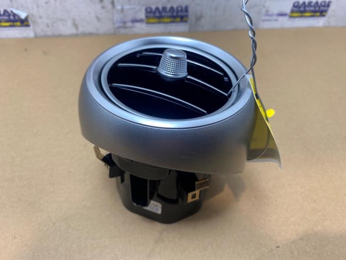 Kratka wentylacyjna deski rozdzielczej Mercedes C-Klasse