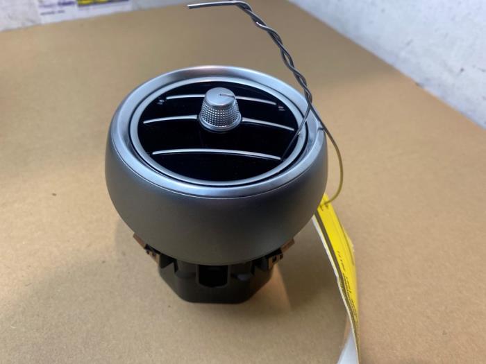 Kratka wentylacyjna deski rozdzielczej Mercedes C-Klasse