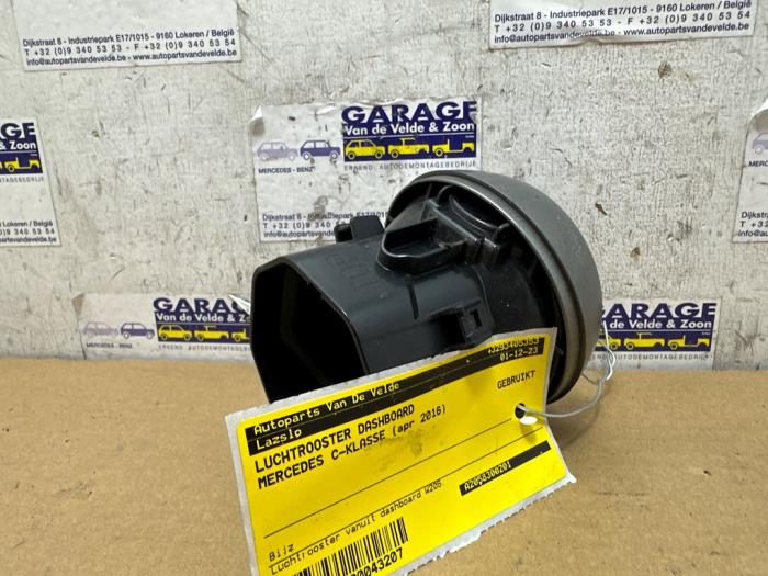 Grille aération tableau de bord Mercedes C-Klasse