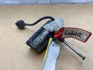 Gebruikte Koplampwisser Motor Mercedes 190 (W201) 2.5 E 16V +Kat. Prijs € 211,75 Inclusief btw aangeboden door Autoparts Van De Velde