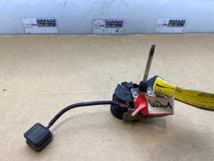 Gebruikte Koplampwisser Motor Mercedes 190 (W201) 2.3 E 16V Prijs € 108,90 Inclusief btw aangeboden door Autoparts Van De Velde